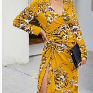 3/$20🌸 Yellow Floral Side Ruched Surplice Dress